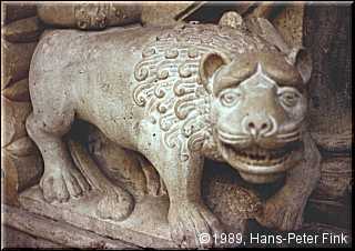 Eine Figur beim Landwirtschaftsmuseumsvorplatzandenkenverkufer