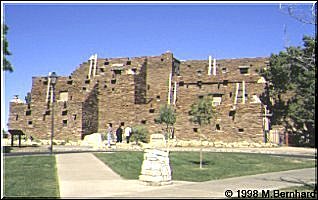 Indianer Hochhaus am Rand des Canyon